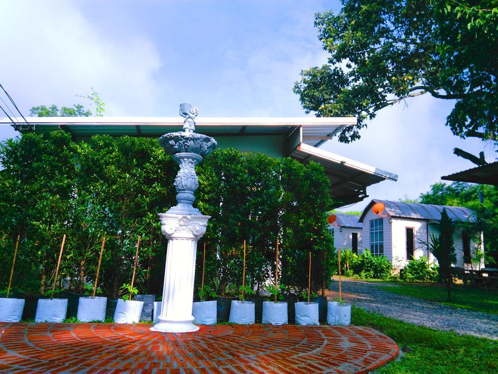 Saengcha Farm Resort Prachantakham Exterior photo